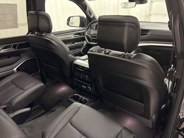 New 2026 Jeep Grand Wagoneer Limited w/ Premium Group II AWD/4WD image 43