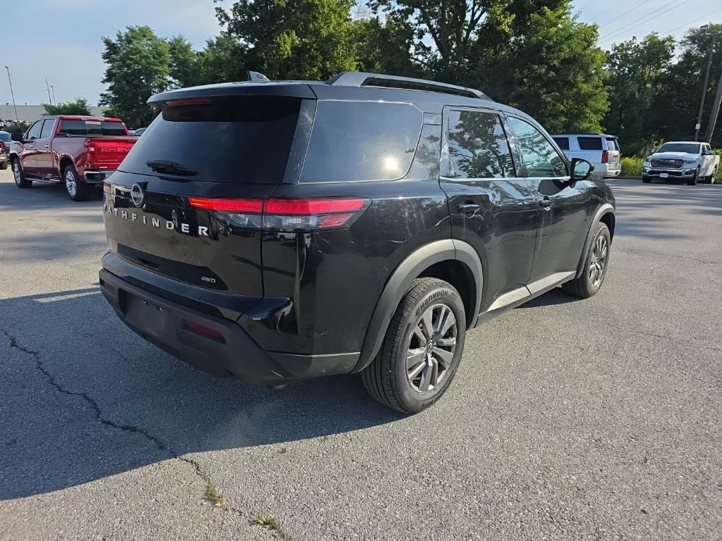 Used 2025 Nissan Pathfinder SV AWD/4WD image 3
