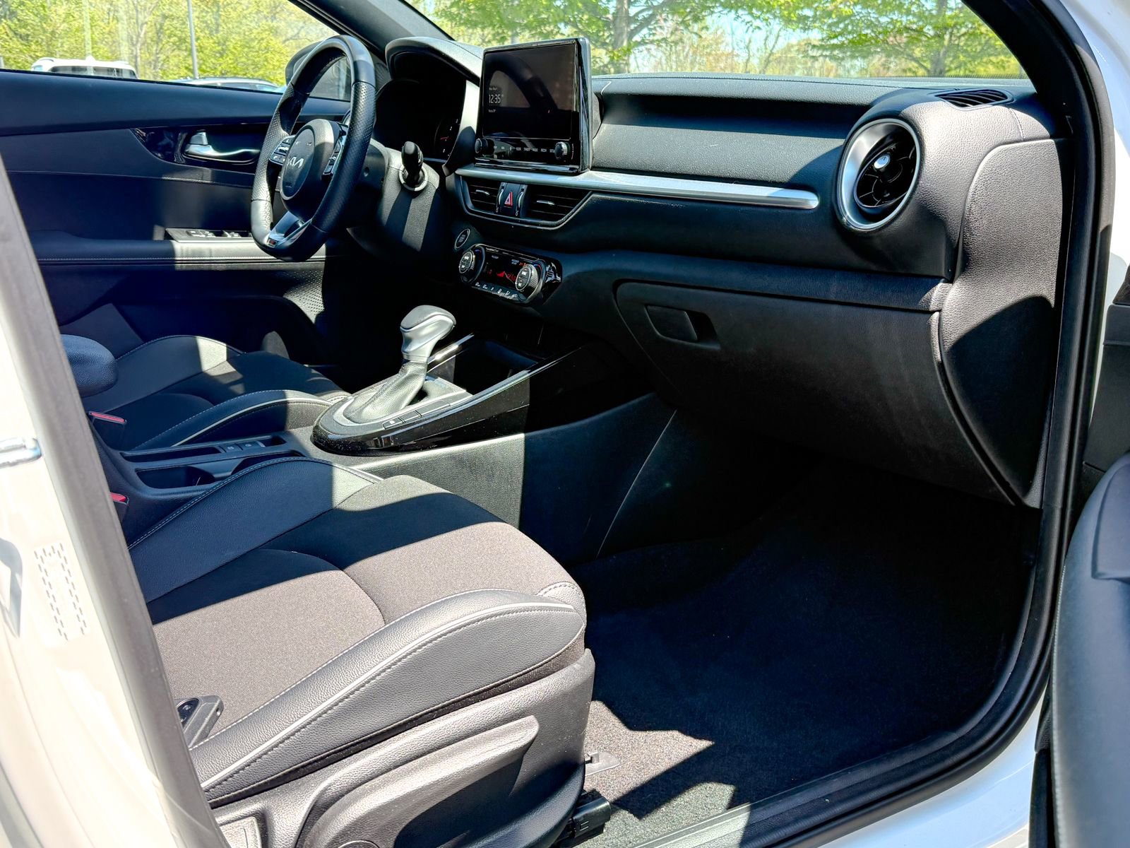 Used 2023 Kia Forte GT-Line w/ GT-Line Premium Package FWD image 12