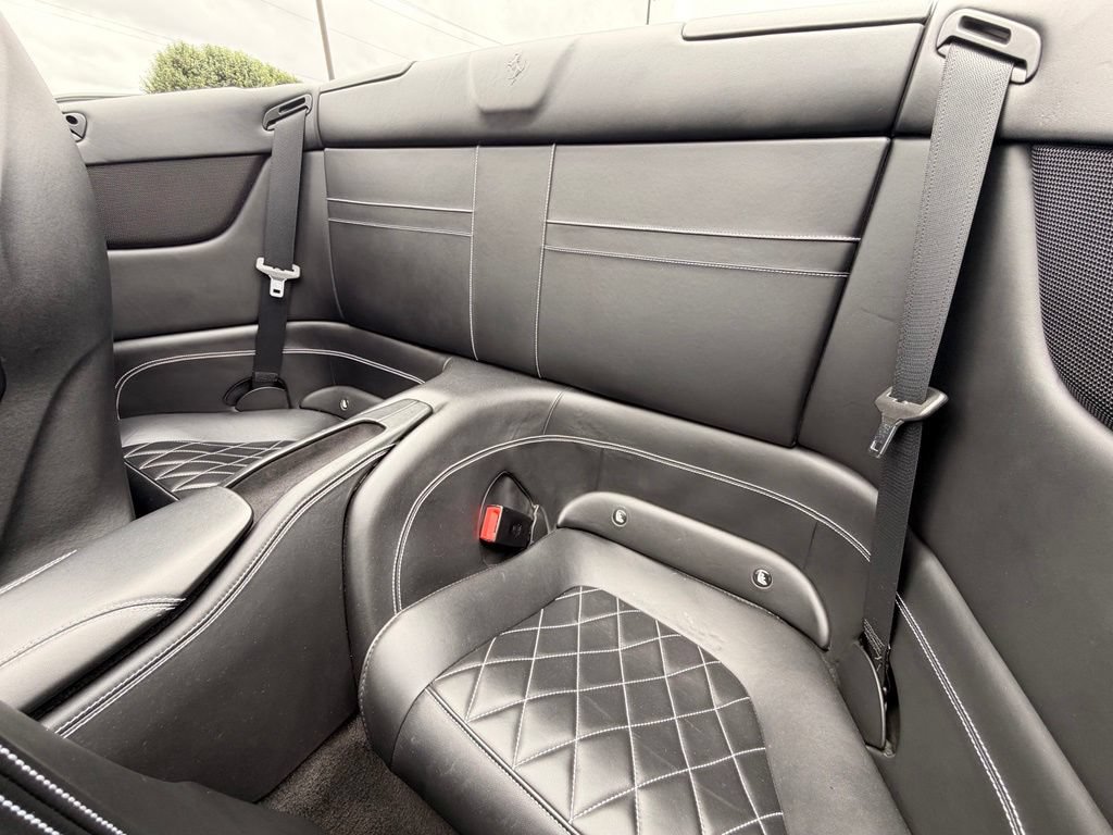 Used 2015 Ferrari California T RWD image 19