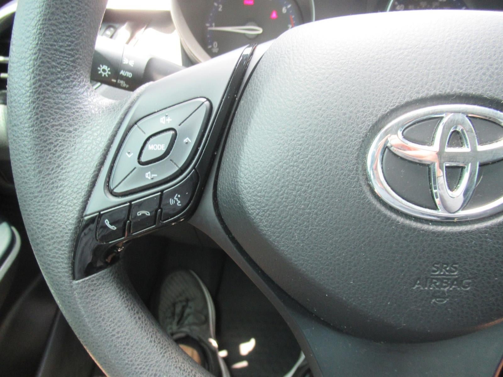 Used 2020 Toyota C-HR LE FWD image 24