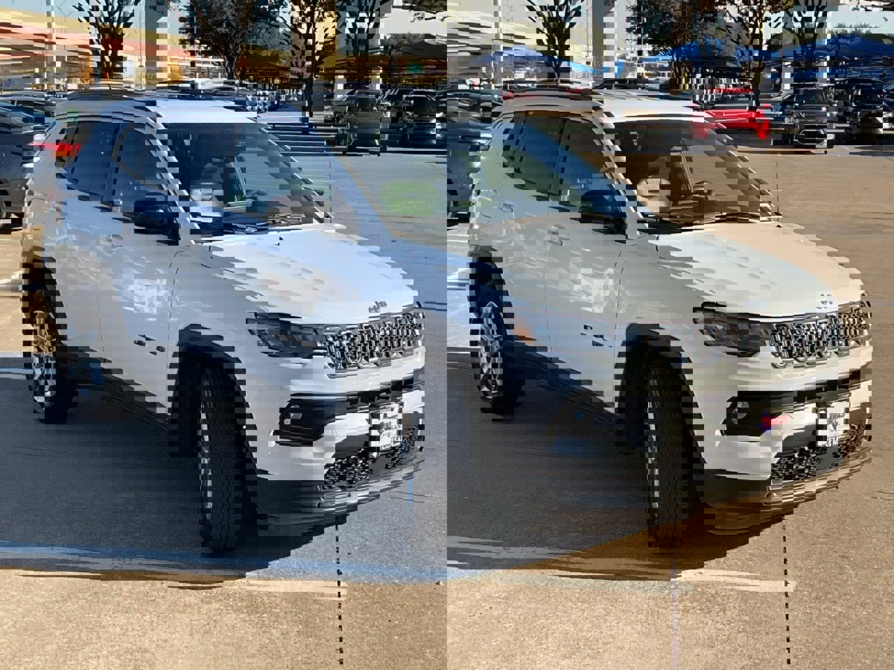 Used 2023 Jeep Compass Latitude image 4