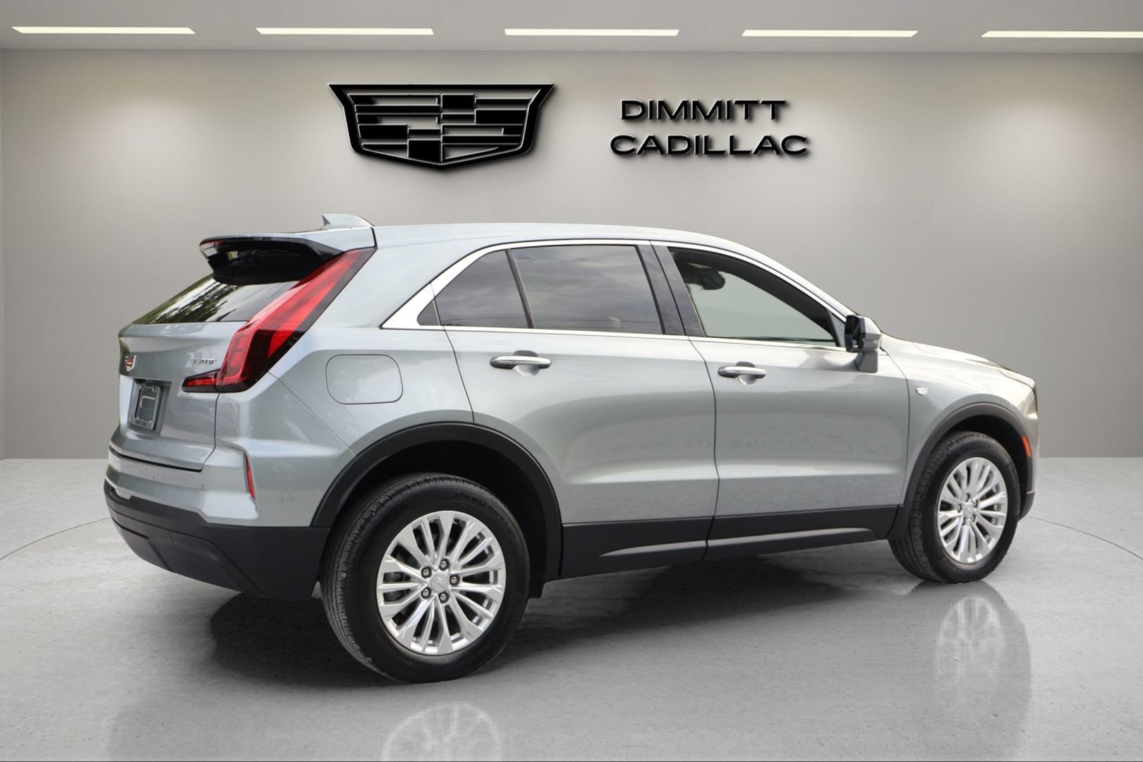 Certified 2024 Cadillac XT4 Luxury FWD image 5