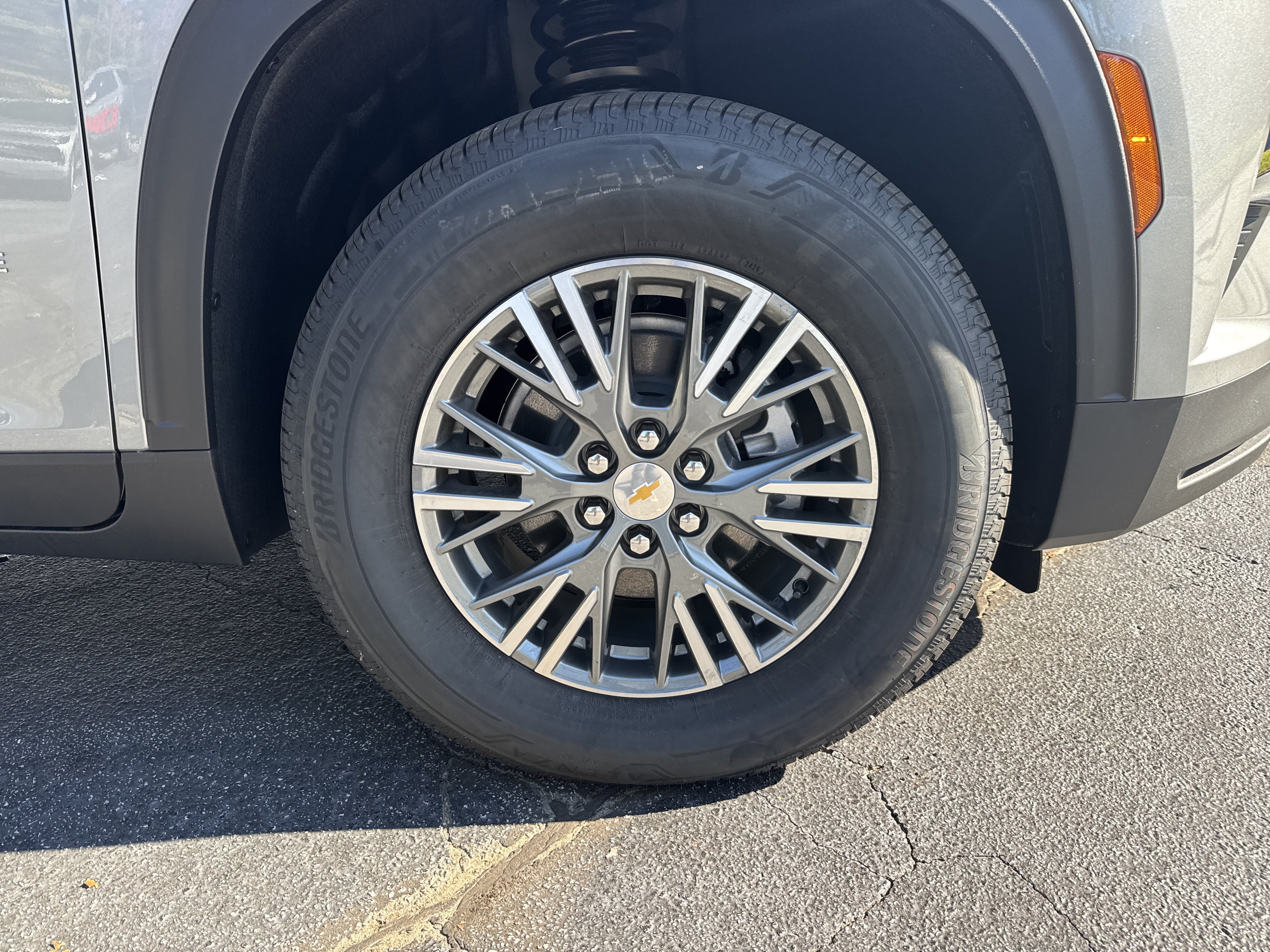 New 2027 Chevrolet Traverse LT w/ LPO, Floor Liner Package FWD image 12