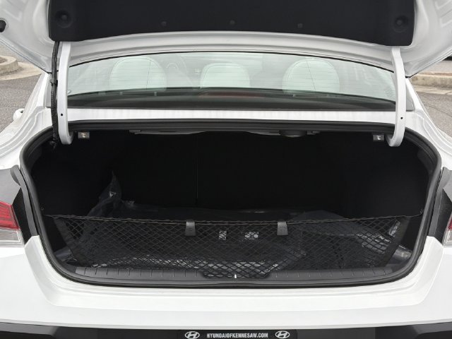 New 2026 Hyundai Elantra Limited FWD image 20