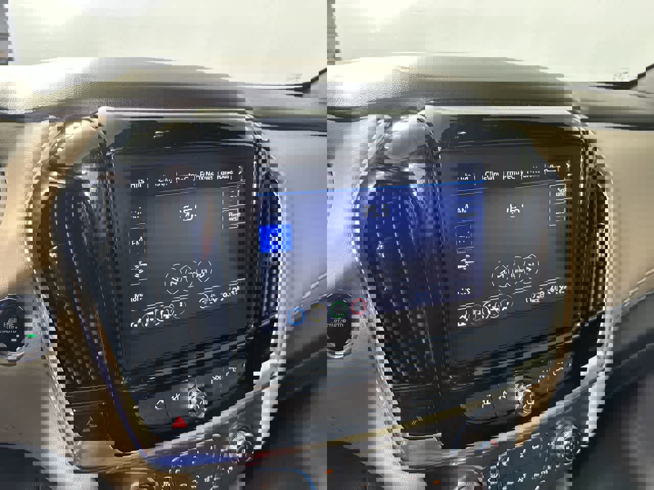 Used 2023 Chevrolet Traverse LT image 6