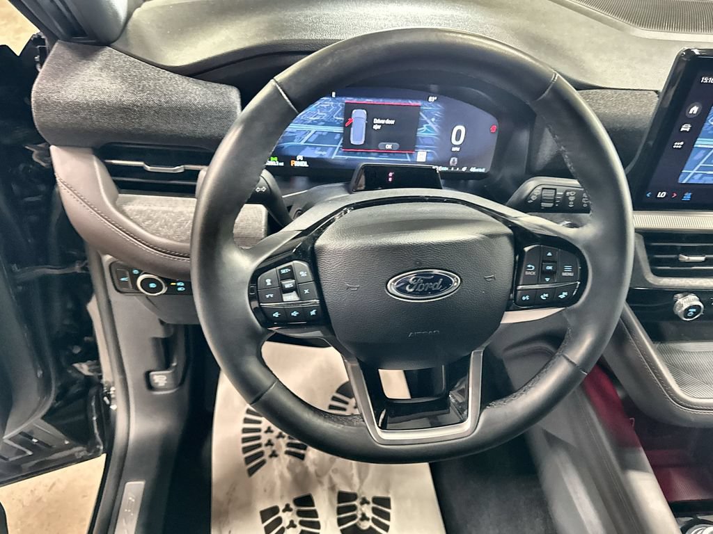 Used 2026 Ford Explorer Platinum AWD/4WD image 17