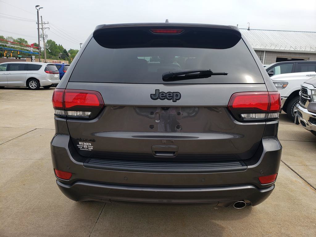 Used 2021 Jeep Grand Cherokee Laredo X AWD/4WD image 4