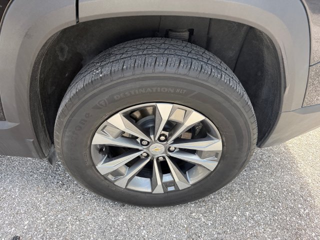 Used 2025 Chevrolet Equinox LT w/ Safety and Technology Package FWD image 6