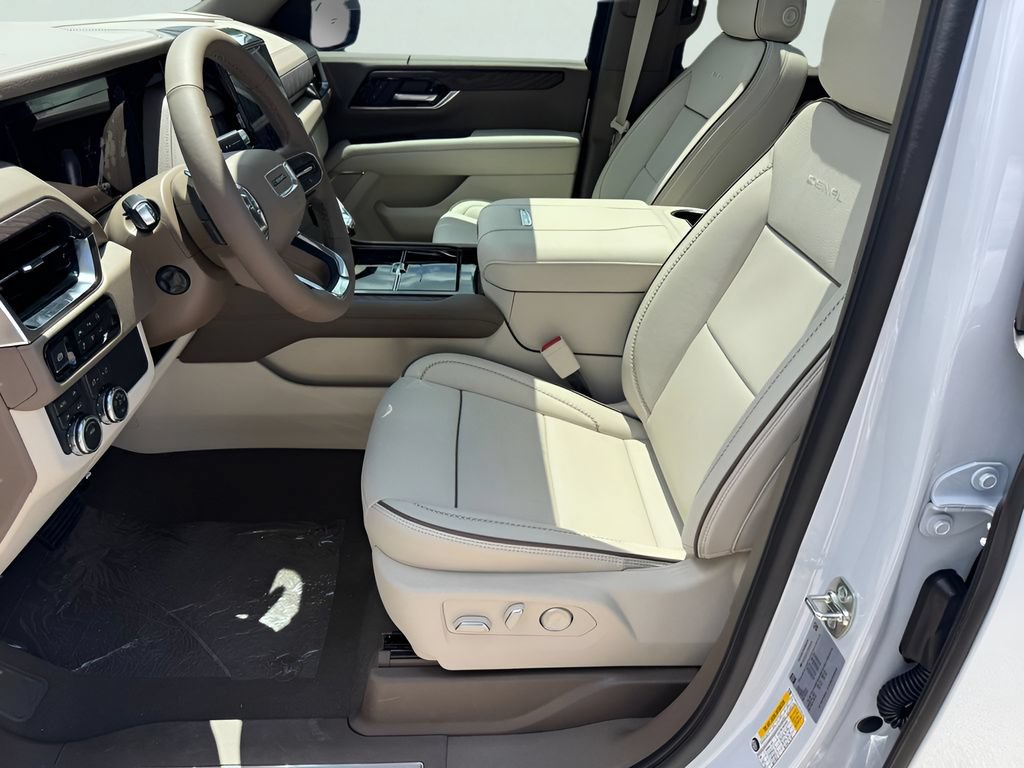 New 2026 GMC Yukon Denali w/ Sun & Power Step Package AWD/4WD image 8