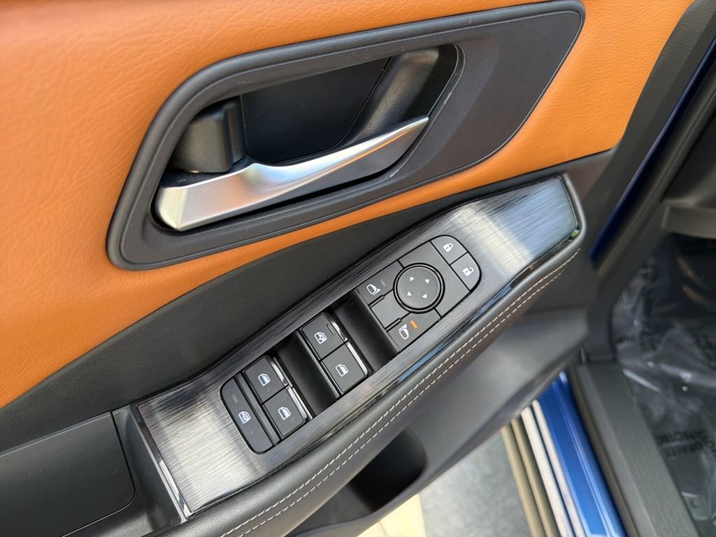 Certified 2023 Nissan Rogue SV image 17