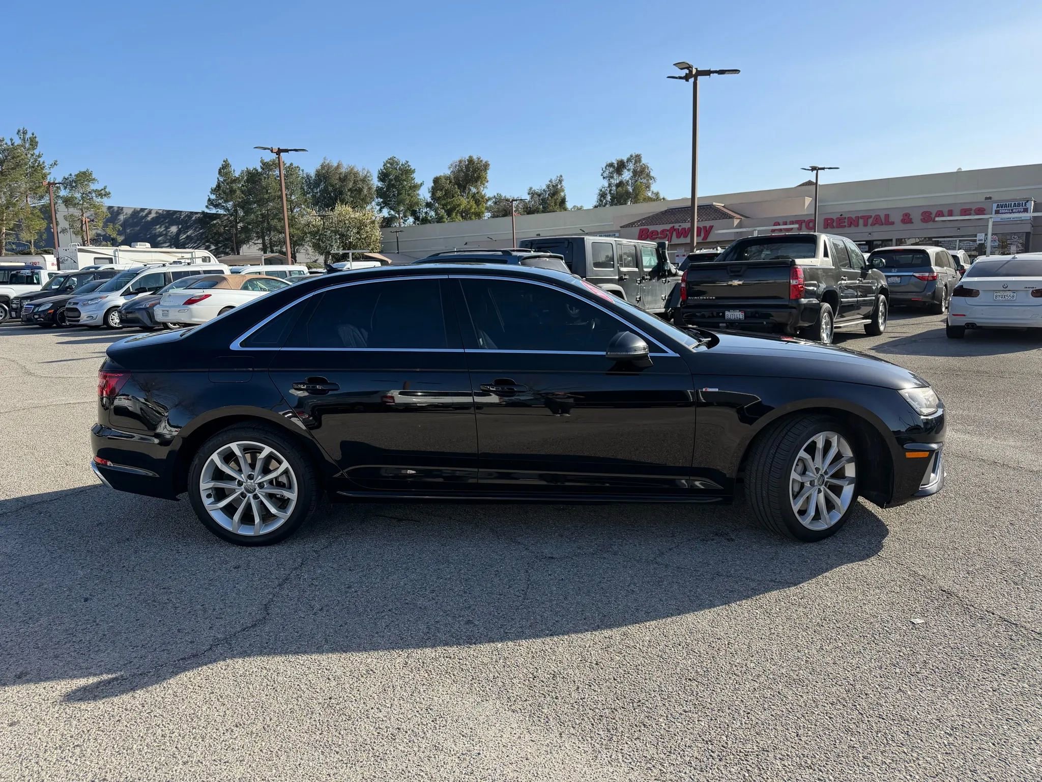 Used 2019 Audi A4 2.0T Premium w/ Convenience Package image 2
