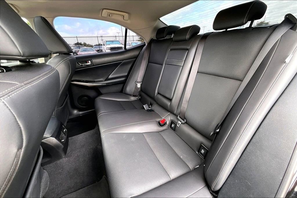 Used 2016 Lexus IS 200t image 32