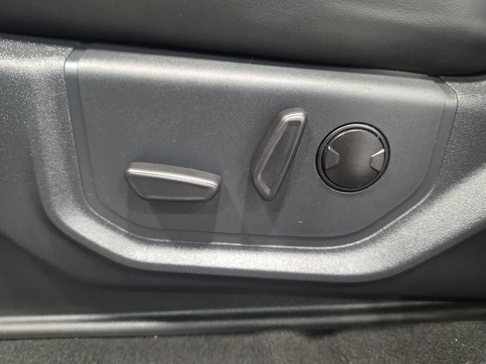 Used 2024 Ford Expedition XLT AWD/4WD image 16