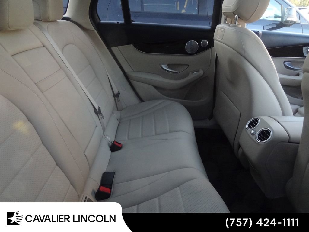 Used 2019 Mercedes-Benz GLC 300 4MATIC image 10