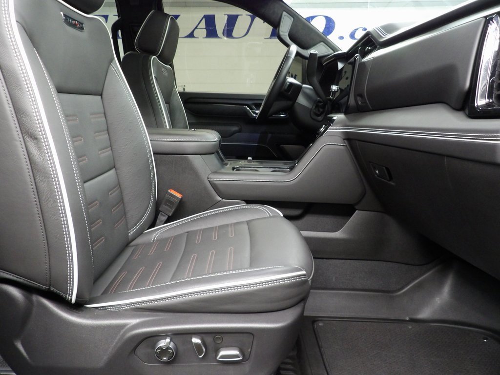 Used 2025 GMC Sierra 2500 AT4X image 35