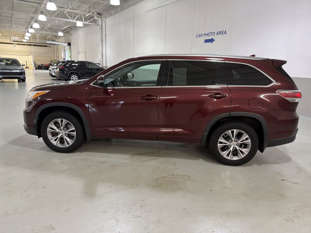 Used 2014 Toyota Highlander XLE AWD/4WD image 4