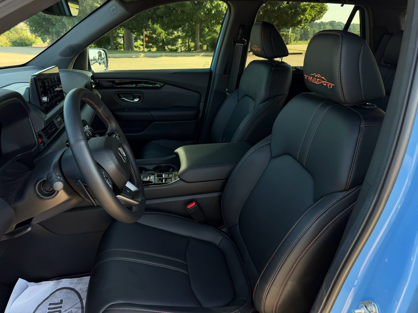 Used 2025 Honda Pilot TrailSport image 10