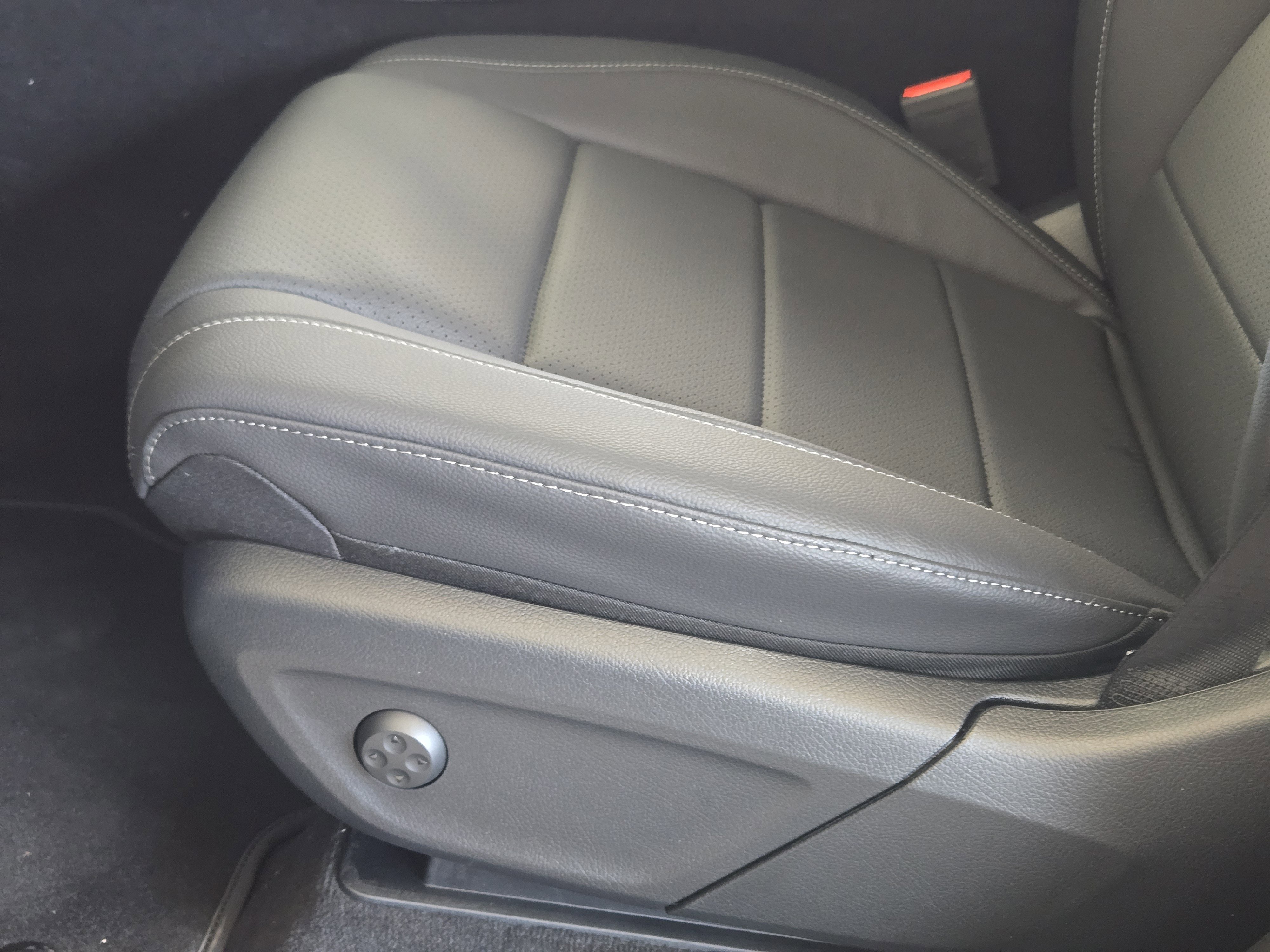 Used 2025 Mercedes-Benz GLE 350 4MATIC image 25