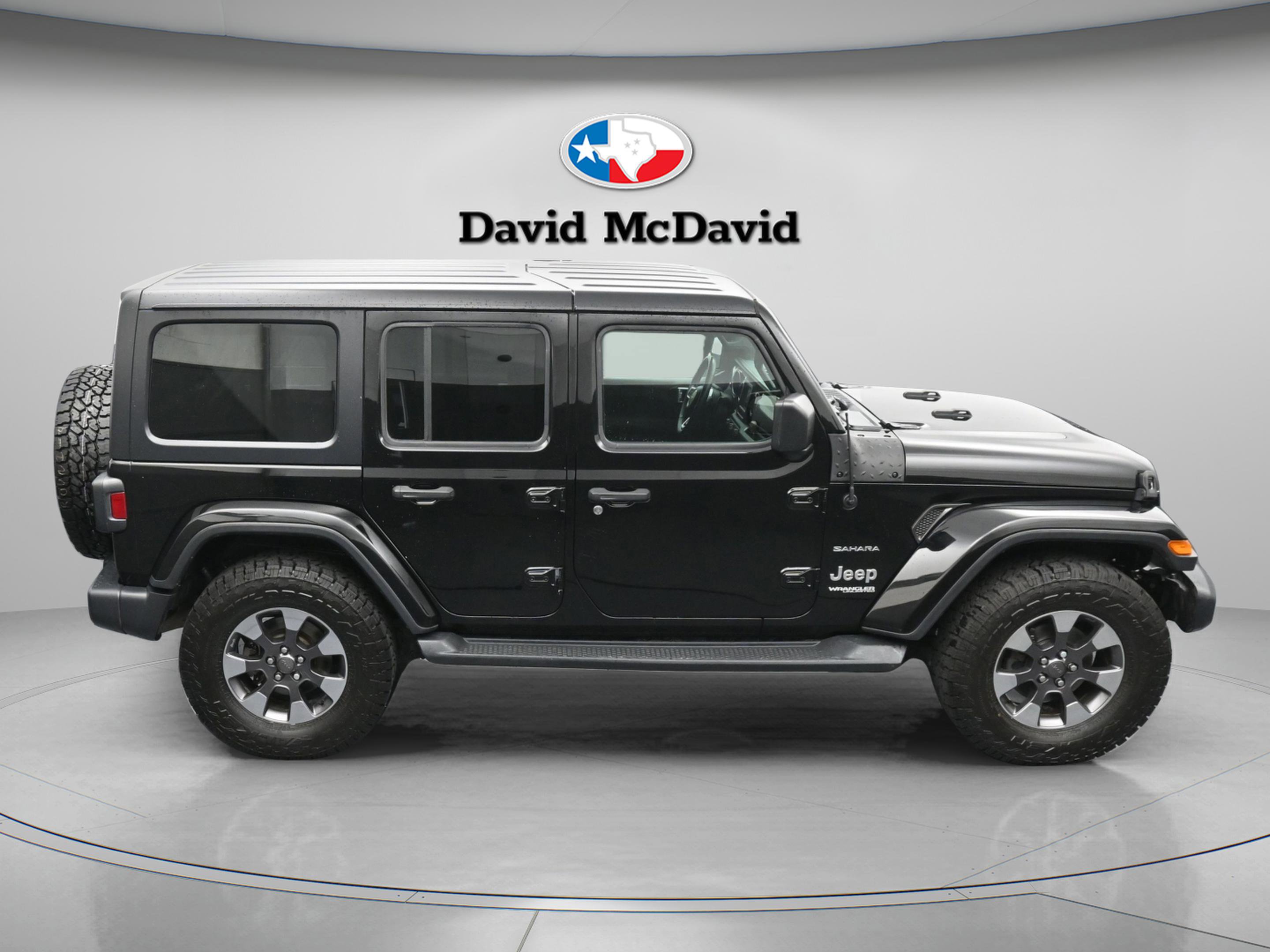 Used 2018 Jeep Wrangler Unlimited Sahara AWD/4WD image 39