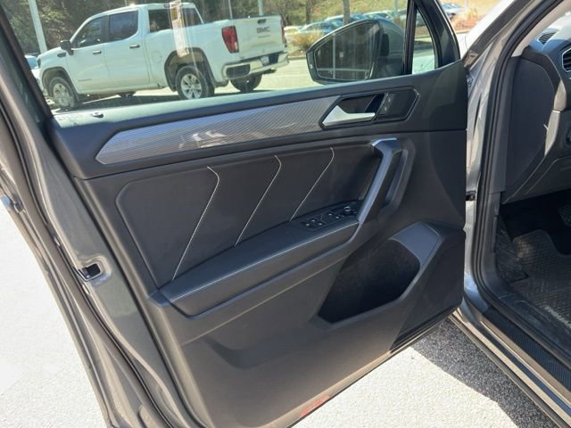 Used 2023 Volkswagen Tiguan SE image 5