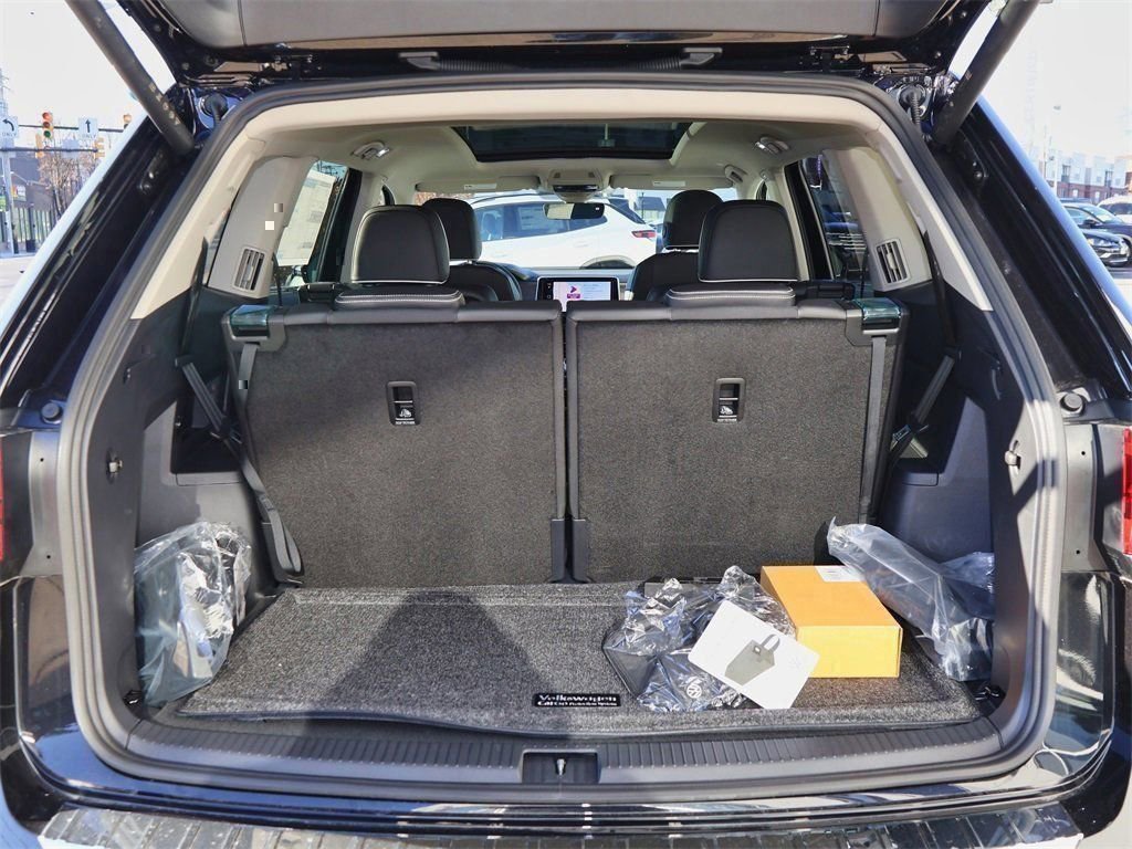 New 2026 Volkswagen Atlas SEL Premium R-Line image 10