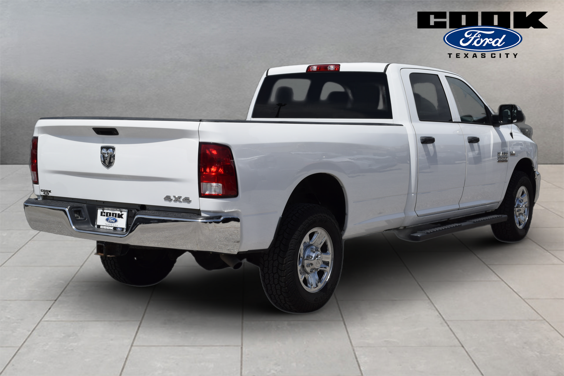 Used 2017 RAM 3500 Tradesman RWD image 3