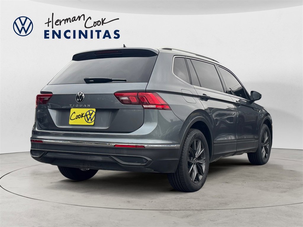 Used 2022 Volkswagen Tiguan SE w/ Panoramic Sunroof Package image 5