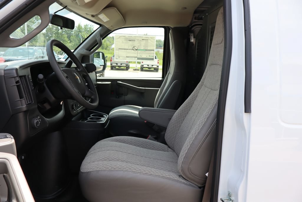 New 2025 Chevrolet Express 2500 w/ Driver Convenience Package RWD image 8
