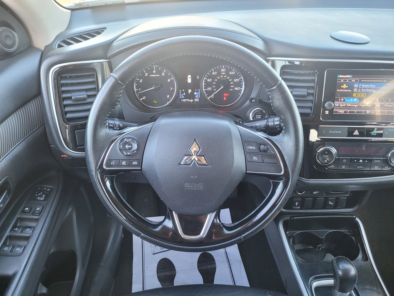 Used 2019 Mitsubishi Outlander SE image 16