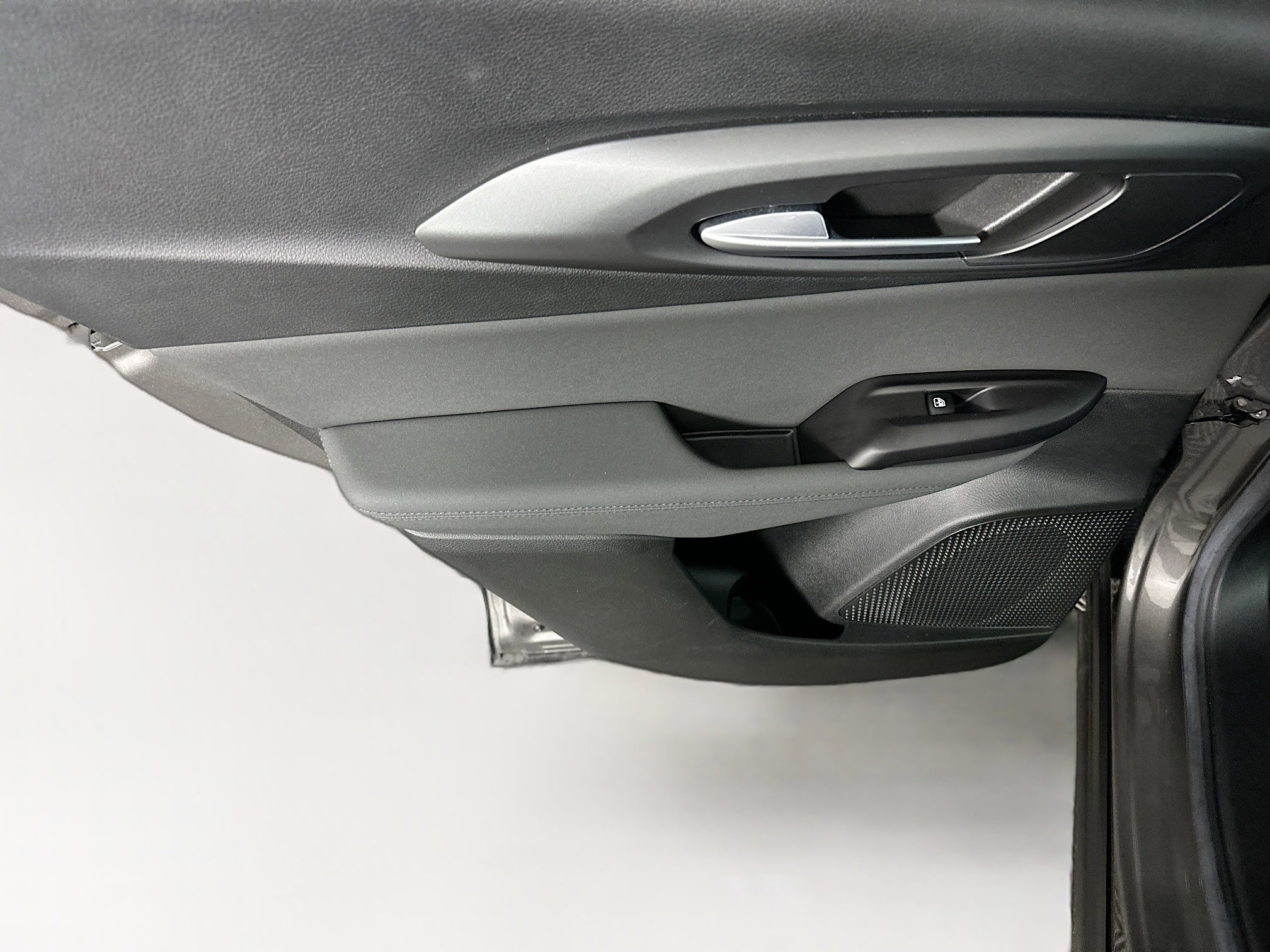 Used 2024 Alfa Romeo Tonale Ti w/ Premium Interior Package image 26