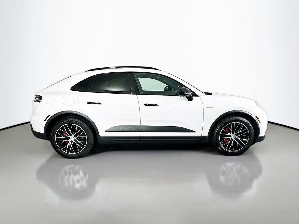 Used 2025 Porsche Macan 4S Electric image 8
