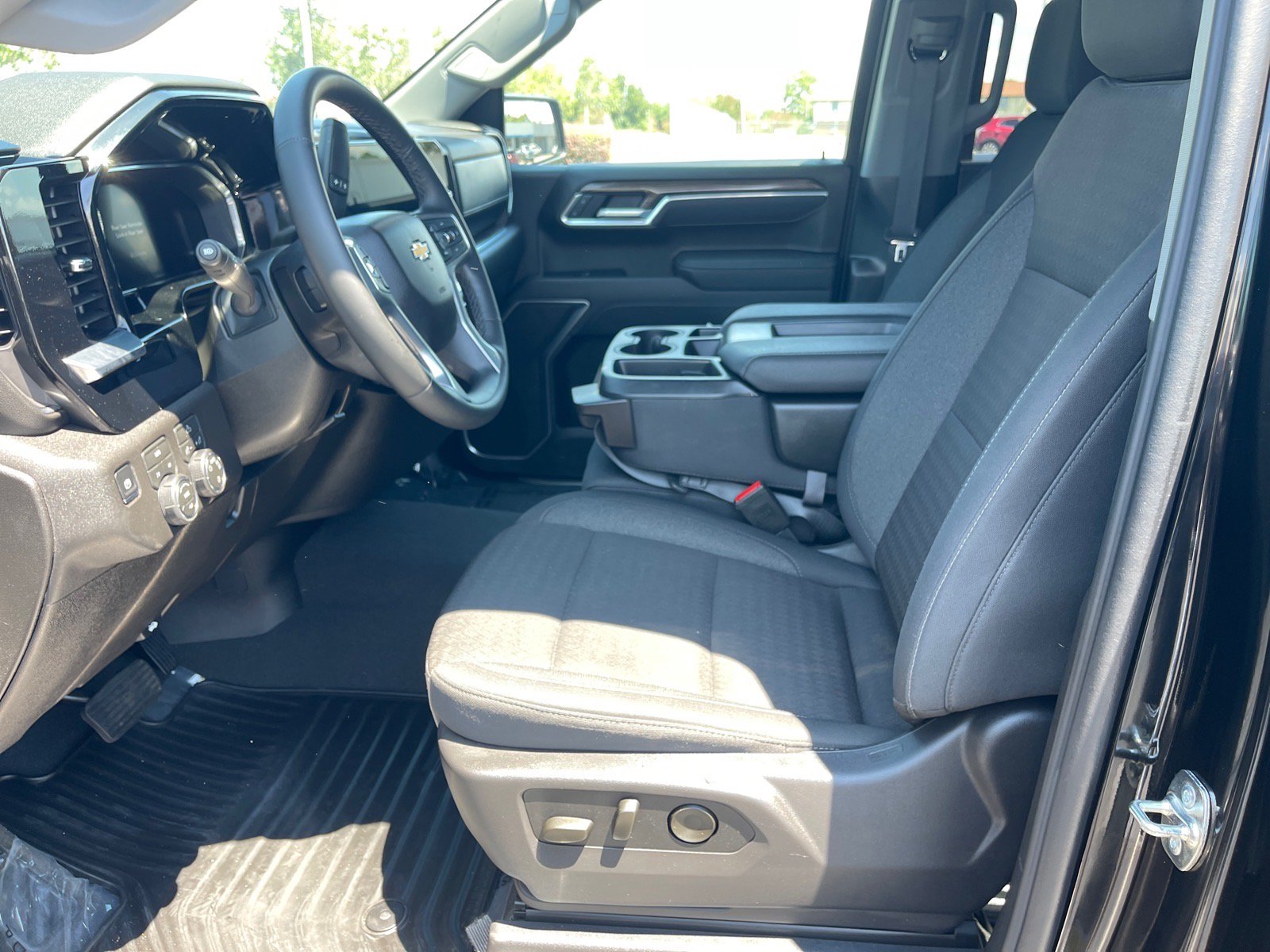 Used 2026 Chevrolet Silverado 1500 LT AWD/4WD image 10