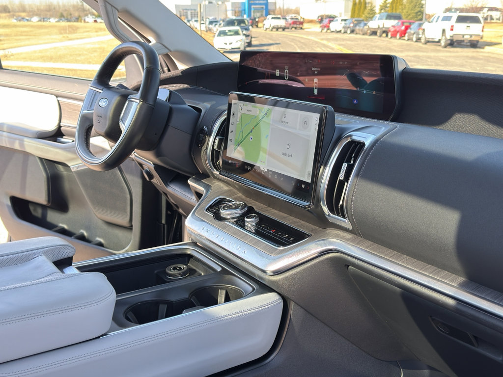 Certified 2025 Ford Expedition Max Platinum w/ Platinum Ultimate Package image 31