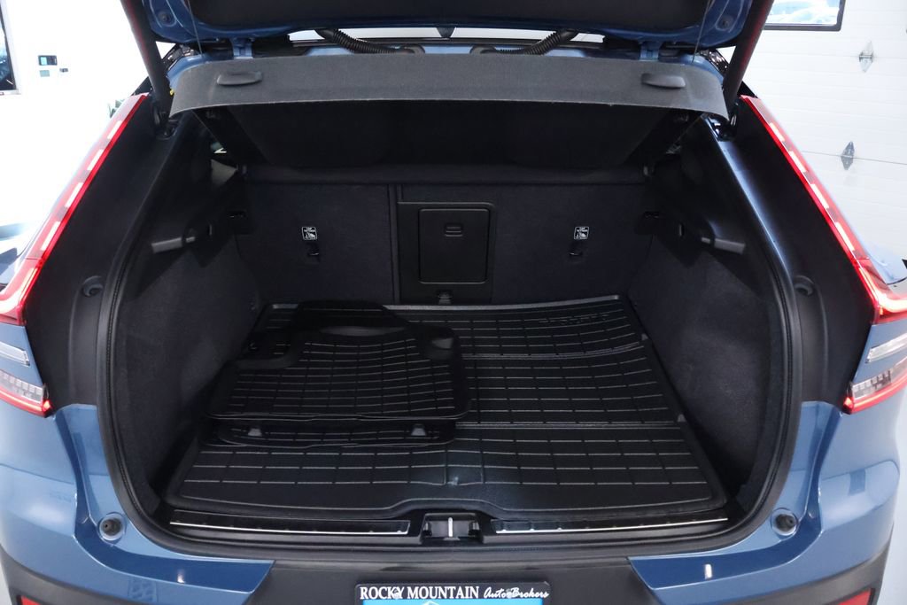 Used 2022 Volvo C40 P8 Recharge Ultimate image 21