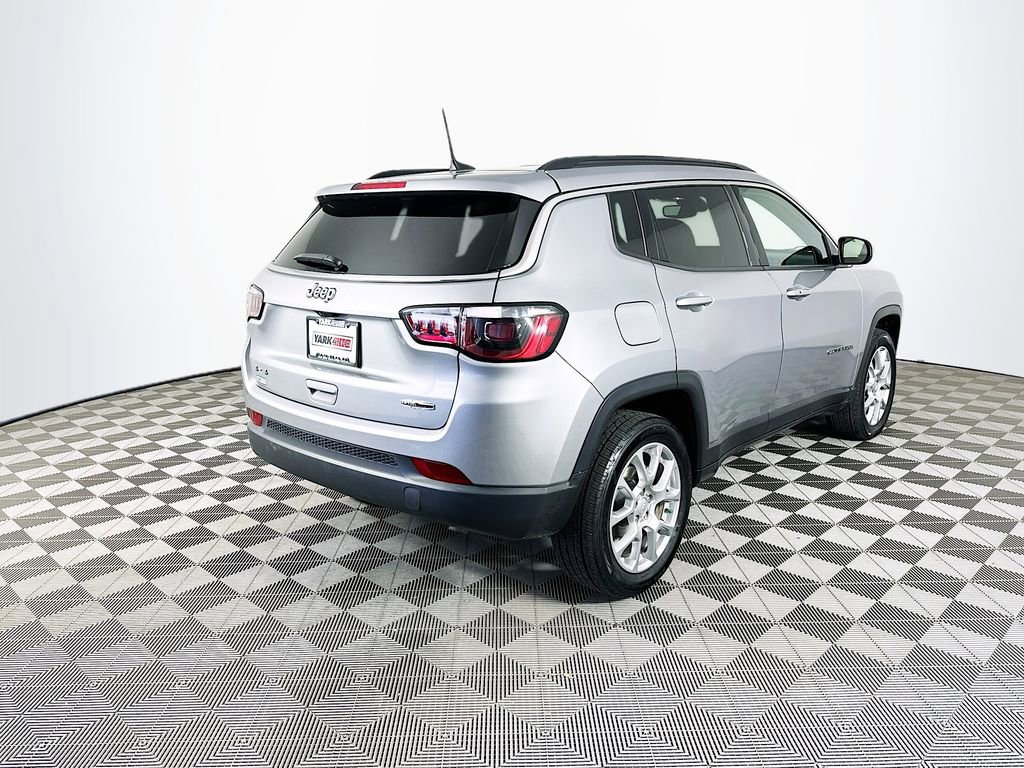 Certified 2024 Jeep Compass Latitude image 11