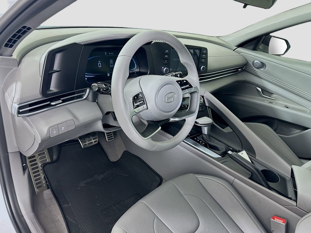 New 2025 Hyundai Elantra Sport image 9