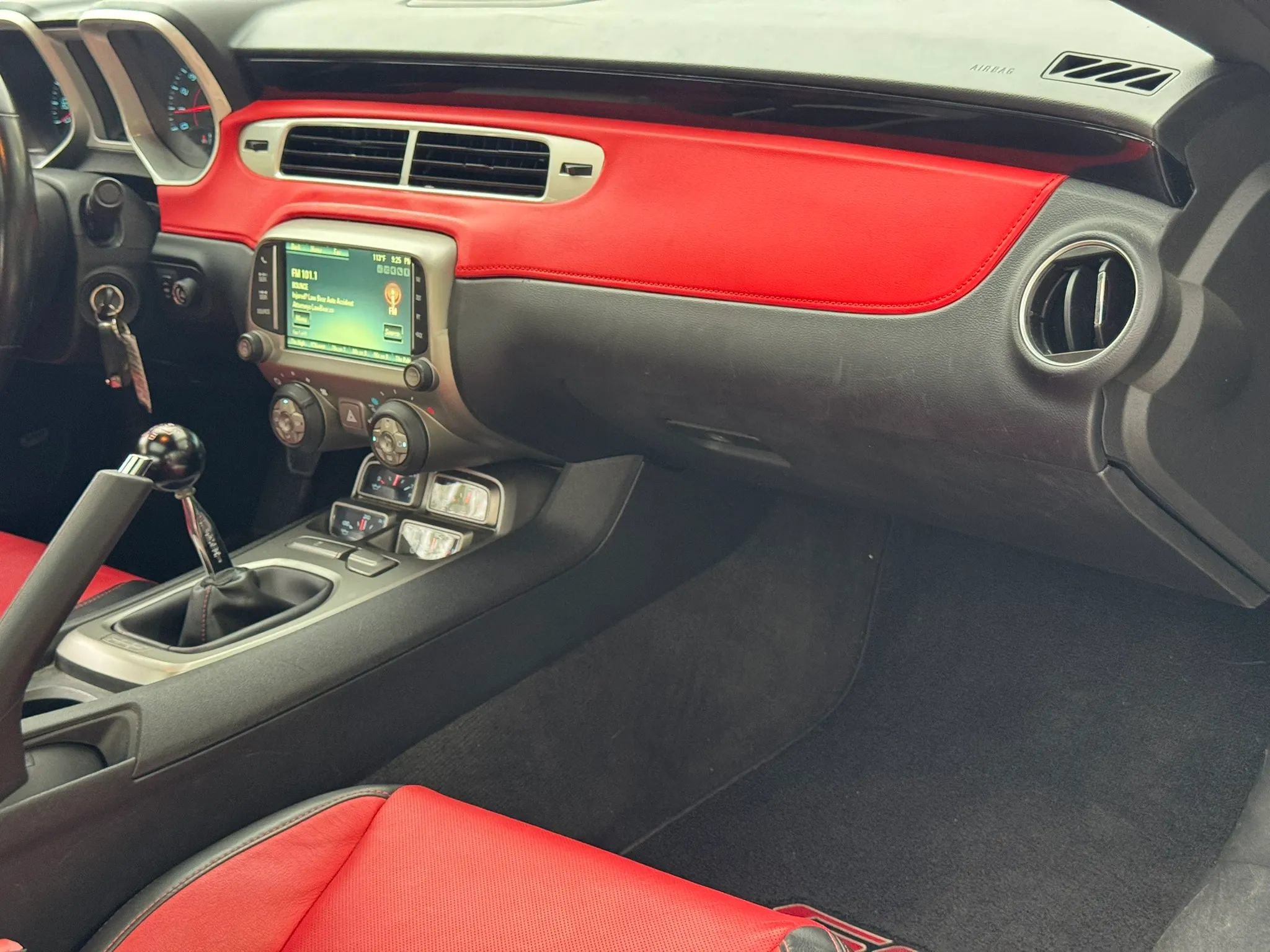 Used 2015 Chevrolet Camaro SS w/ Commemorative Special Edition RWD image 34