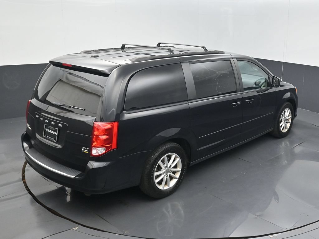 Used 2016 Dodge Grand Caravan SXT FWD image 12