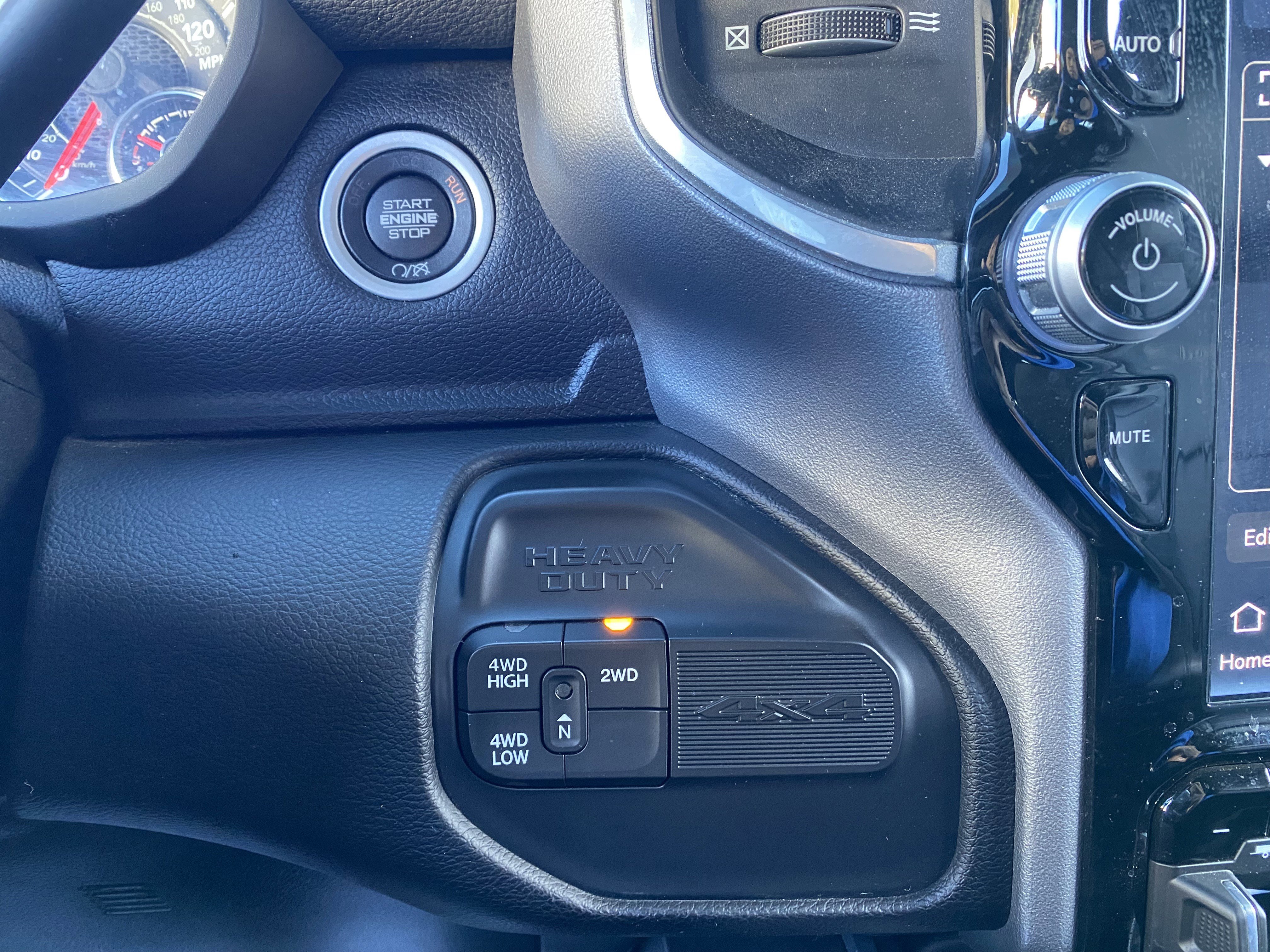 Used 2024 RAM 3500 Laramie w/ Night Edition image 27