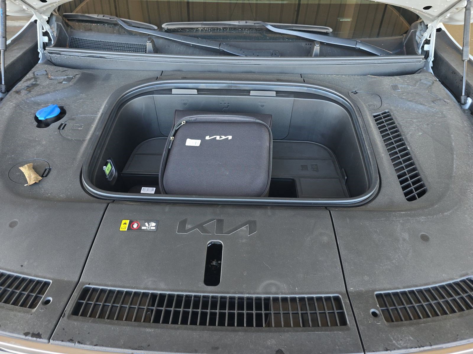 Used 2024 Kia EV9 Land image 16