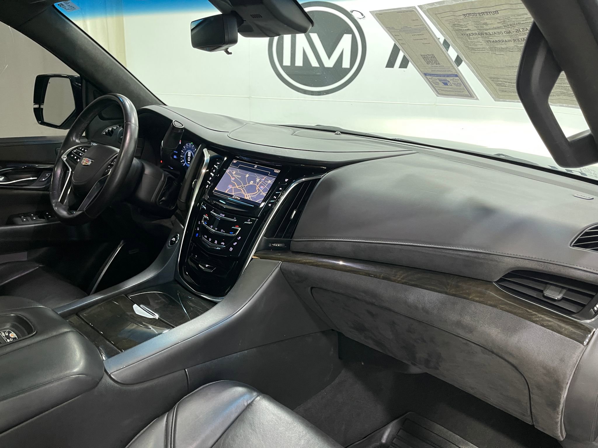 Used 2018 Cadillac Escalade Platinum AWD/4WD image 20
