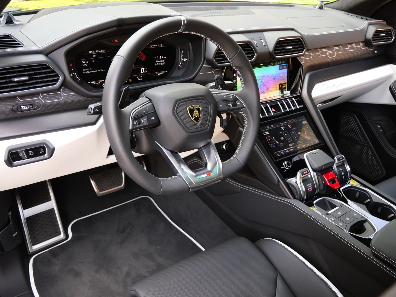 Used 2024 Lamborghini Urus S AWD/4WD image 14