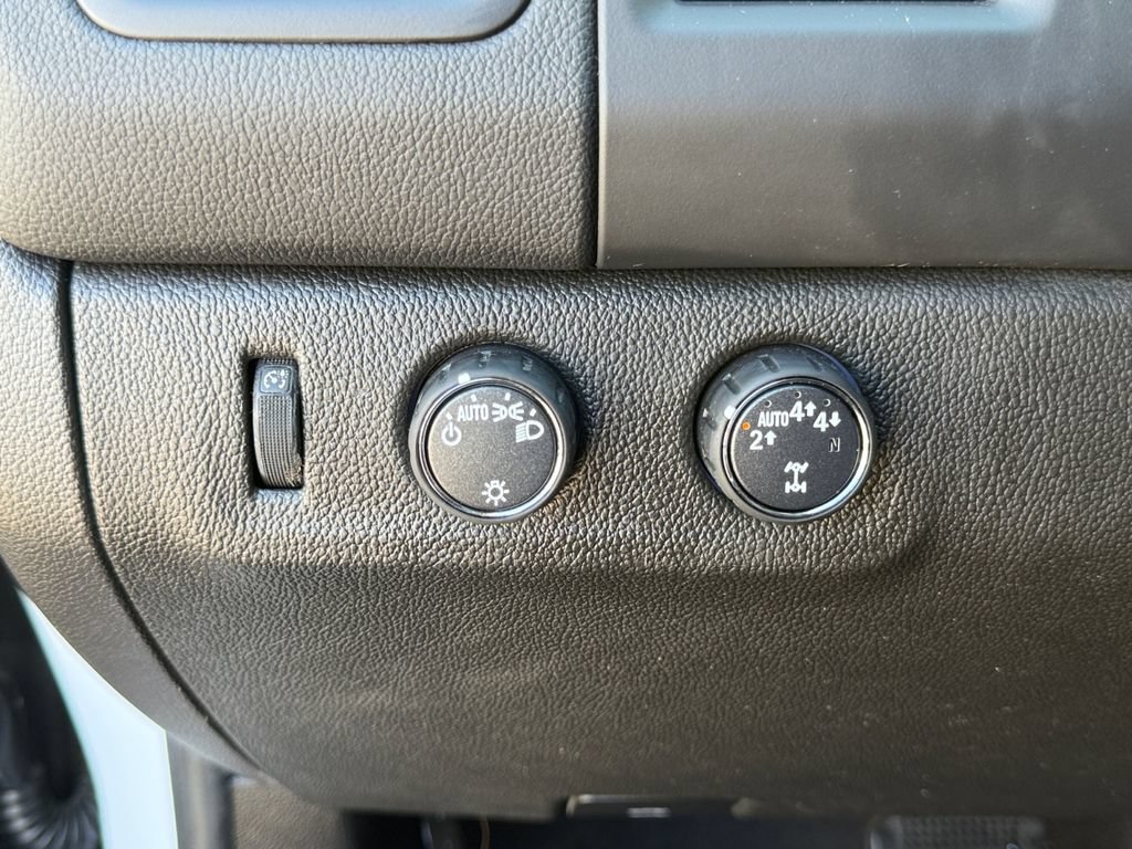 Used 2021 Chevrolet Colorado LT w/ Redline Special Edition AWD/4WD image 19