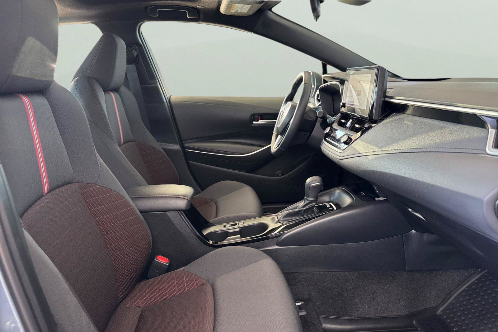 Certified 2024 Toyota Corolla SE w/ SE Premium Package FWD image 20