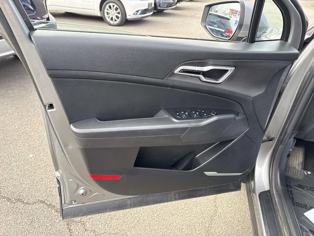 Used 2023 Kia Sportage LX image 10