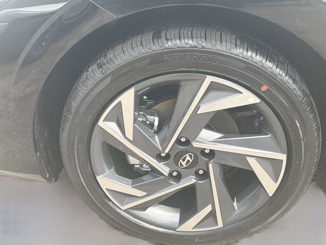 New 2026 Hyundai Elantra Limited FWD image 33