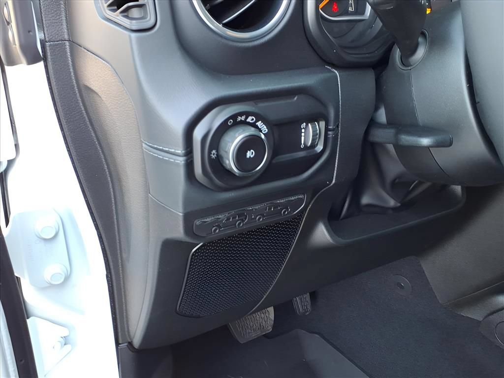 New 2026 Jeep Wrangler Unlimited Sahara AWD/4WD image 16