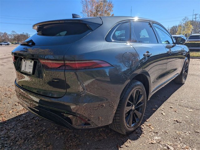 Used 2026 Jaguar F-PACE R-Dynamic S image 6