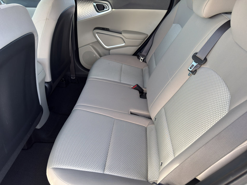 Used 2022 Kia Soul LX image 22